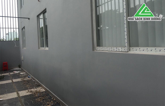 Ve-sinh-nha-lau-ngay-khong-don-TU-1